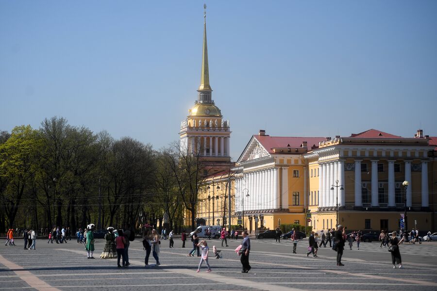 Здание Адмиралтейства в Санкт-Петербурге Здание Адмиралтейства в Санкт-Петербурге