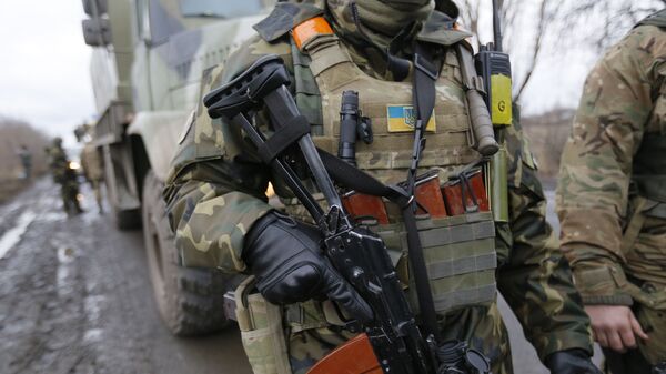Солдаты украинской правительственной армии в районе возле деревни Дебальцево, Донецкая область Солдаты украинской правительственной армии в районе возле деревни Дебальцево, Донецкая область