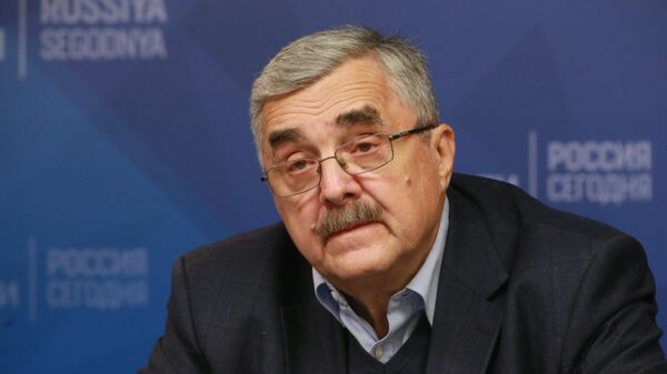 Заместитель директора Института стран СНГ Владимир Жарихин Заместитель директора Института стран СНГ Владимир Жарихин