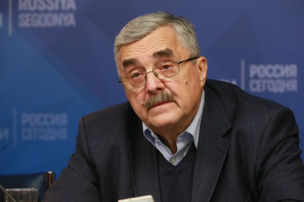 Заместитель директора Института стран СНГ Владимир Жарихин Заместитель директора Института стран СНГ Владимир Жарихин