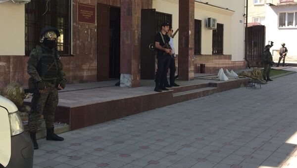 В Нальчикском военном гарнизонном суде перед началом громкого процесса усилили меры беопасности - фото пресс-служба суда В Нальчикском военном гарнизонном суде перед началом громкого процесса усилили меры беопасности - фото пресс-служба суда
