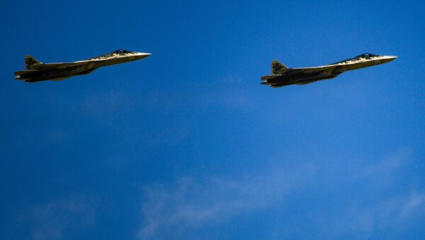 Многофункциональные истребители пятого поколения Су-57. Архивное фото Многофункциональные истребители пятого поколения Су-57. Архивное фото
