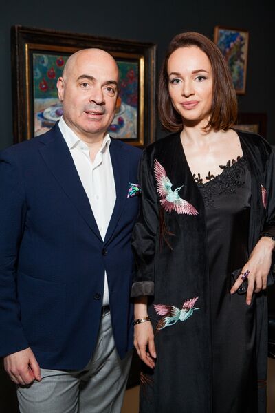 Михаил Грушевский с женой на выставке Импрессионизм в авангарде в Музее русского импрессионизма в Москве Михаил Грушевский с женой на выставке Импрессионизм в авангарде в Музее русского импрессионизма в Москве