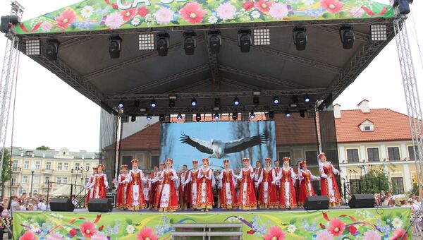 На фестивале в Гродно представили национальные подворья На фестивале в Гродно представили национальные подворья