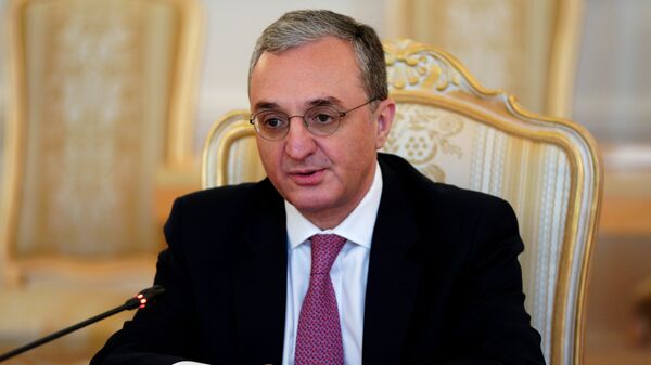 В Ереване заявили о закомплексованности Украины