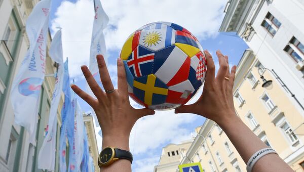 Футбольный мяч с изображением флагов стран-участниц чемпионата мира по футболу FIFA 2018. Футбольный мяч с изображением флагов стран-участниц чемпионата мира по футболу FIFA 2018.