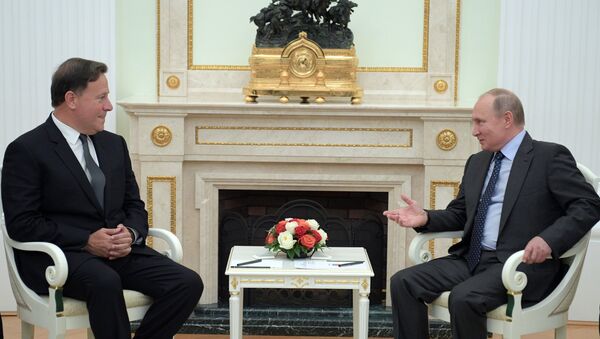 Президент РФ Владимир Путин и президент Панамы Хуан Карлос Варела во время встречи. 14 июня 2018 Президент РФ Владимир Путин и президент Панамы Хуан Карлос Варела во время встречи. 14 июня 2018