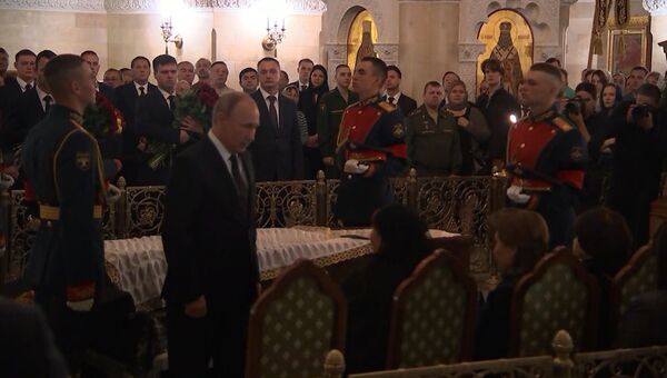 В моем сердце он останется навсегда. Путин попрощался с Говорухиным В моем сердце он останется навсегда. Путин попрощался с Говорухиным