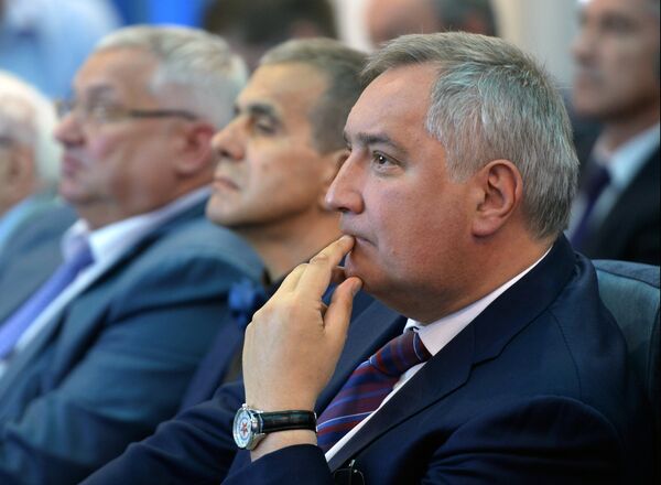 Генеральный директор ГК Роскосмос Дмитрий Рогозин выступает на научно-практической конференции Основные задачи и перспективы развития госкорпорации Роскосмос. 28 июня 2018 Генеральный директор ГК Роскосмос Дмитрий Рогозин выступает на научно-практической конференции Основные задачи и перспективы развития госкорпорации Роскосмос. 28 июня 2018