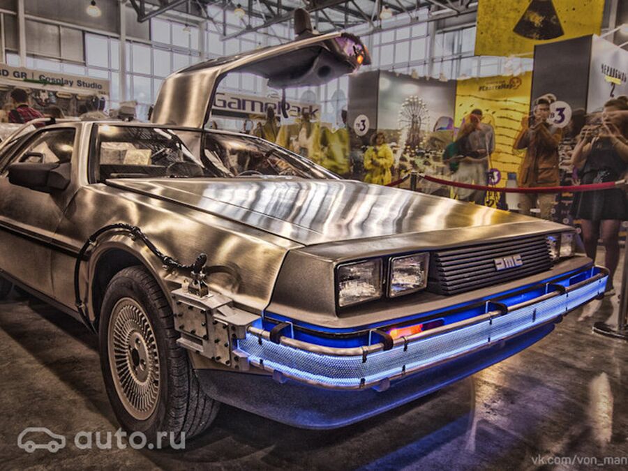 DeLorean DMC-12 1981 DeLorean DMC-12 1981