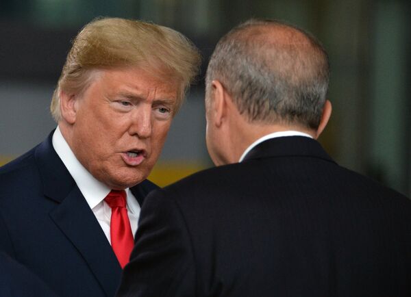 Дональд Трамп и президент Турции Реджеп Тайип Эрдоган на саммите стран-участниц НАТО в Брюсселе. 11 июля 2018 Дональд Трамп и президент Турции Реджеп Тайип Эрдоган на саммите стран-участниц НАТО в Брюсселе. 11 июля 2018