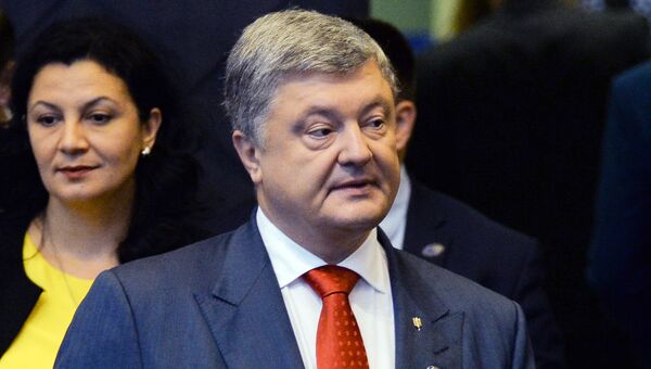 Президент Украины Петр Порошенко на саммите стран-участниц НАТО в Брюсселе. 12 июля 2018 Президент Украины Петр Порошенко на саммите стран-участниц НАТО в Брюсселе. 12 июля 2018