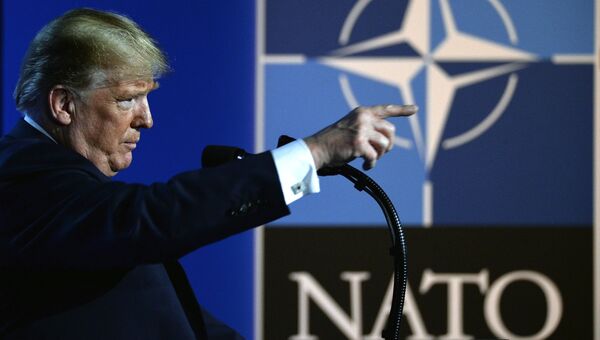 Президент США Дональд Трамп на пресс-конференции после участия в саммите НАТО в Брюсселе, Бельгии. 12 июля 2018 Президент США Дональд Трамп на пресс-конференции после участия в саммите НАТО в Брюсселе, Бельгии. 12 июля 2018