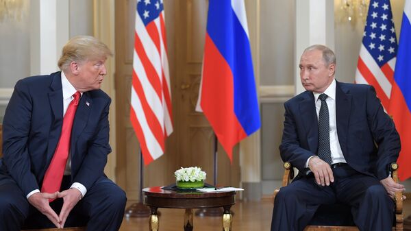 Президент РФ Владимир Путин и президент США Дональд Трамп во время встречи в президентском дворце в Хельсинки. 16 июля 2018 Президент РФ Владимир Путин и президент США Дональд Трамп во время встречи в президентском дворце в Хельсинки. 16 июля 2018