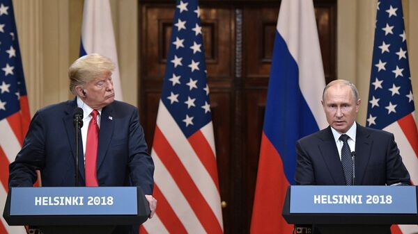 Президент РФ Владимир Путин и президент США Дональд Трамп на пресс-конференции по итогам встречи в Хельсинки Президент РФ Владимир Путин и президент США Дональд Трамп на пресс-конференции по итогам встречи в Хельсинки