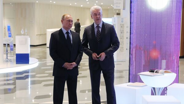 Президент РФ Владимир Путин и мэр Москвы Сергей Собянин на Московском урбанистическом форуме. 18 июля 2018 Президент РФ Владимир Путин и мэр Москвы Сергей Собянин на Московском урбанистическом форуме. 18 июля 2018