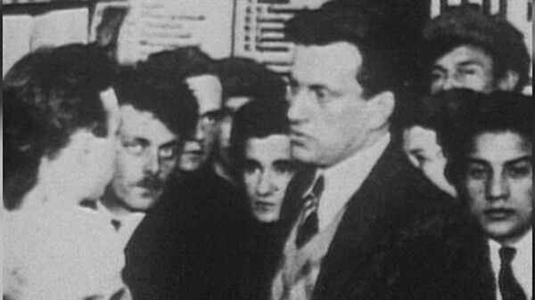 Романтик, поэт и революционер. Владимир Маяковский в архивных кадрах Романтик, поэт и революционер. Владимир Маяковский в архивных кадрах