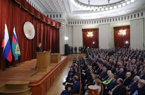 Президент РФ Владимир Путин выступает на совещании послов и постоянных представителей РФ. 19 июля 2018 Президент РФ Владимир Путин выступает на совещании послов и постоянных представителей РФ. 19 июля 2018