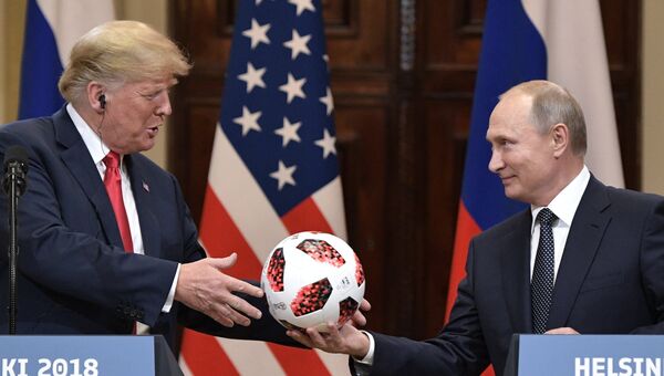 Президент РФ Владимир Путин и президент США Дональд Трамп на совместной пресс-конференции по итогам встречи в Хельсинки Президент РФ Владимир Путин и президент США Дональд Трамп на совместной пресс-конференции по итогам встречи в Хельсинки
