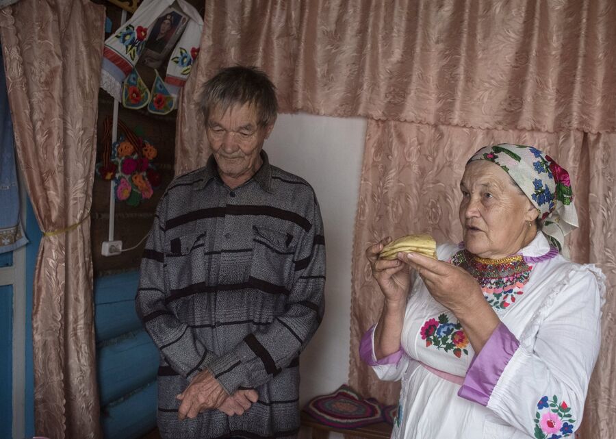 Жители села Шоруньжа перед праздником Сярем Жители села Шоруньжа перед праздником Сярем