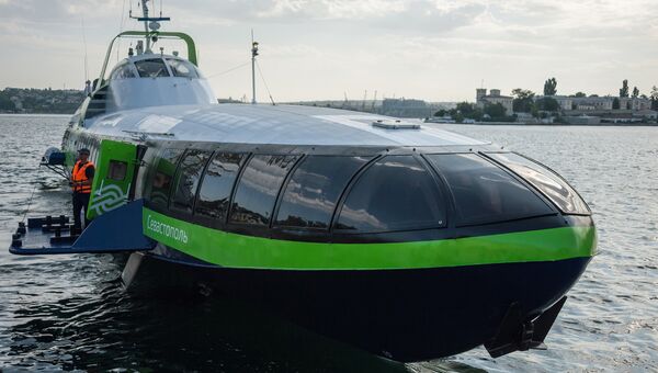 Скоростное морское пассажирское судно на подводных крыльях «Комета 120М» выполняет первый рейс по маршруту между Севастополем и Ялтой Скоростное морское пассажирское судно на подводных крыльях «Комета 120М» выполняет первый рейс по маршруту между Севастополем и Ялтой