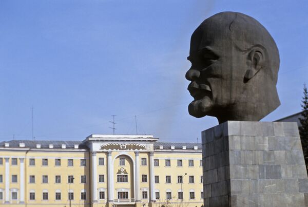 Памятник В.И.Ленину Памятник В.И.Ленину