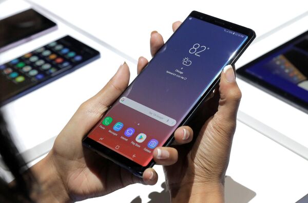 Новый телефон Galaxy Note 9 на презентации Galaxy Unpacked в Нью-Йорке Новый телефон Galaxy Note 9 на презентации Galaxy Unpacked в Нью-Йорке