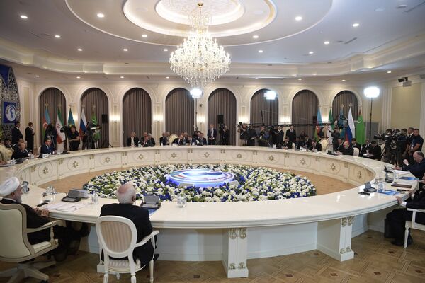 Президент РФ Владимир Путин на саммите глав государств-участников V Каспийского саммита в Актау. 12 августа 2018 Президент РФ Владимир Путин на саммите глав государств-участников V Каспийского саммита в Актау. 12 августа 2018