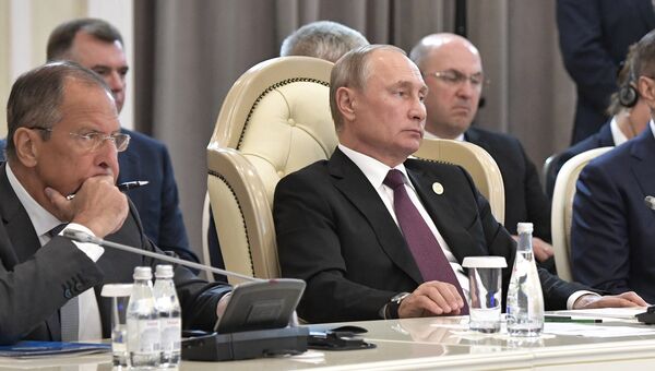 Владимир Путин на встрече глав государств-участников V Каспийского саммита в Актау. 12 августа 2018 Владимир Путин на встрече глав государств-участников V Каспийского саммита в Актау. 12 августа 2018