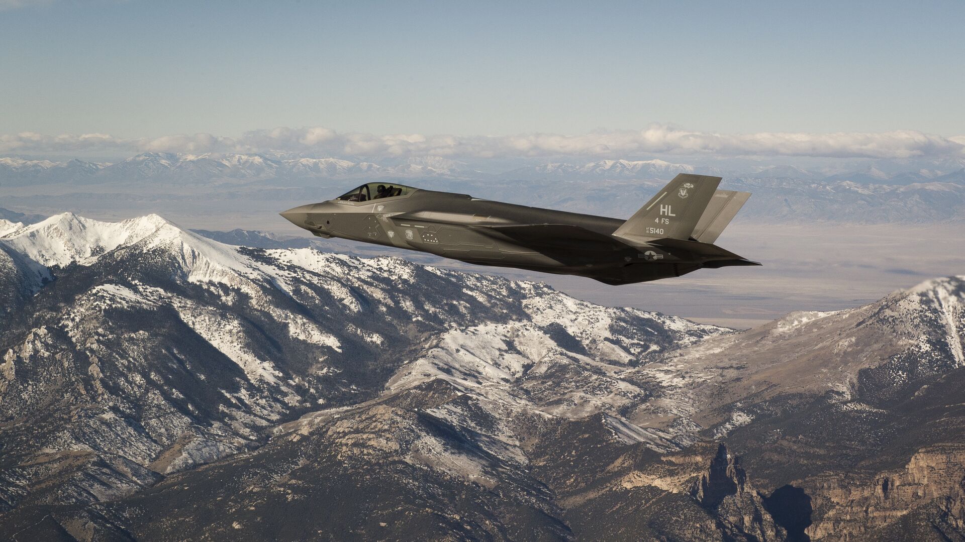 Американский истребитель-бомбардировщик пятого поколения F-35 Lightning II Американский истребитель-бомбардировщик пятого поколения F-35 Lightning II - РИА Новости, 1920, 15.09.2020