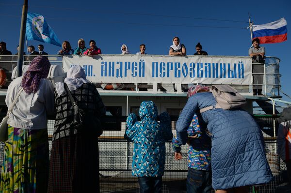 Церемония отправки в рейс духовно-просветительской и благотворительной миссии, корабля-церкви Святой апостол Андрей Первозванный от пристани Речного вокзала в Новосибирске Церемония отправки в рейс духовно-просветительской и благотворительной миссии, корабля-церкви Святой апостол Андрей Первозванный от пристани Речного вокзала в Новосибирске