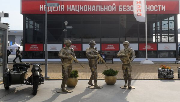 Экспонаты на выставке Армия России – завтра в рамках IV Международного военно-технического форума Армия-2018 в Кубинке. Архивное фото Экспонаты на выставке Армия России – завтра в рамках IV Международного военно-технического форума Армия-2018 в Кубинке. Архивное фото