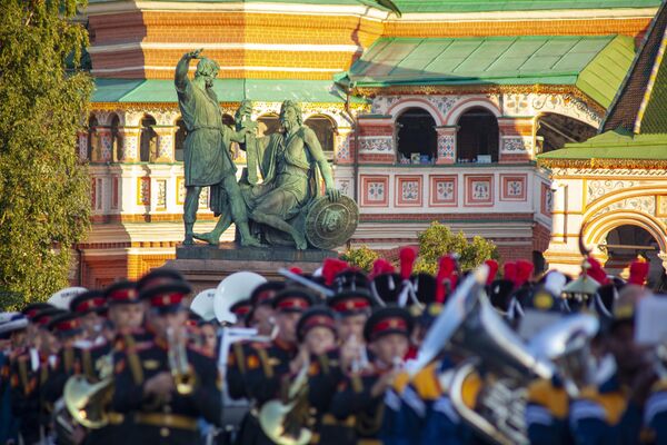 Подготовка к открытию международного фестиваля духовых оркестров Спасская башня Подготовка к открытию международного фестиваля духовых оркестров Спасская башня
