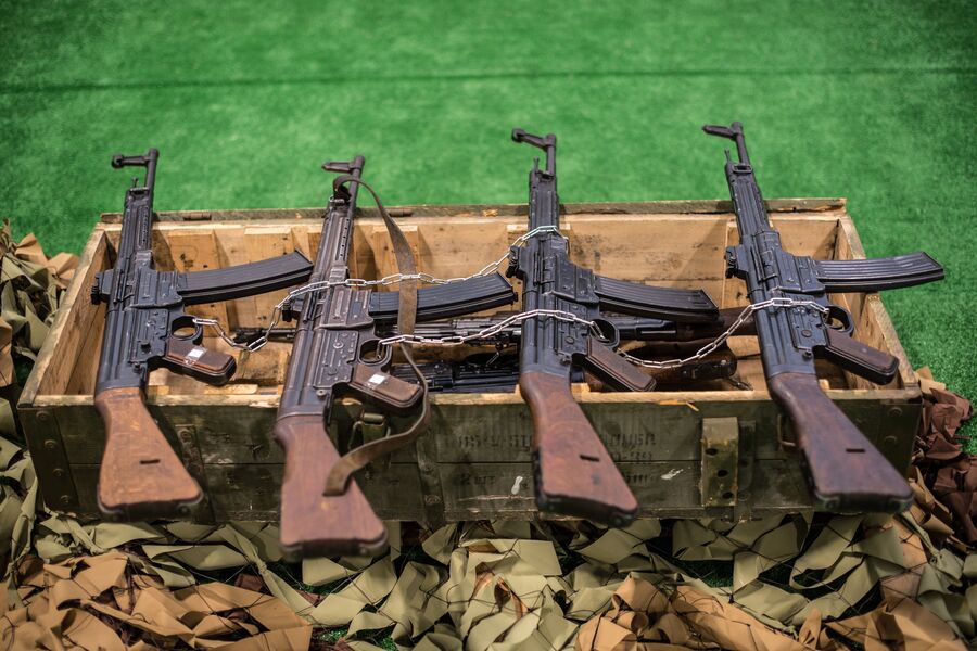 Германские автоматы Sturmgewehr 44 времен Второй Мировой войны Германские автоматы Sturmgewehr 44 времен Второй Мировой войны