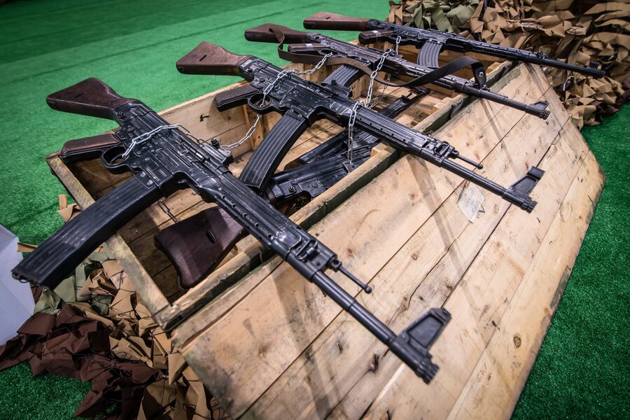 Германские автоматы Sturmgewehr 44 времен Второй Мировой войны Германские автоматы Sturmgewehr 44 времен Второй Мировой войны