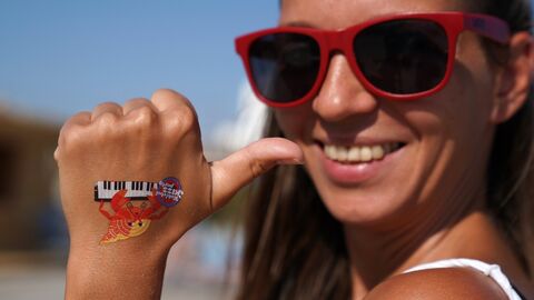 Девушка на 16-м международном музыкальном фестивале Koktebel Jazz Party Девушка на 16-м международном музыкальном фестивале Koktebel Jazz Party