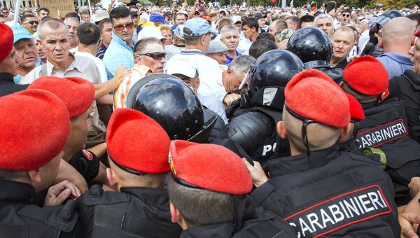 Акция протеста с требованием отставки правительства в Кишиневе, Молдавия. 26 августа 2018 Акция протеста с требованием отставки правительства в Кишиневе, Молдавия. 26 августа 2018