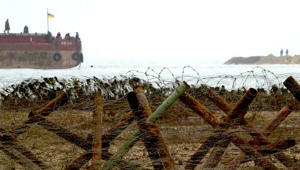 Сотрудники пограничной службы Украины в Азовском море. Архивное фото Сотрудники пограничной службы Украины в Азовском море. Архивное фото