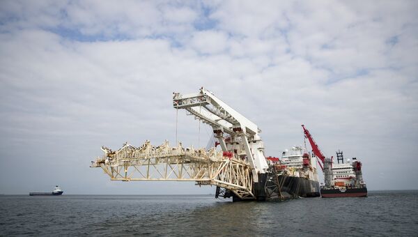 Судно Solitaire во время проведения работ по укладке труб газопровода Северный поток-2 в Финском заливе. 5 сентября 2018 Судно Solitaire во время проведения работ по укладке труб газопровода Северный поток-2 в Финском заливе. 5 сентября 2018