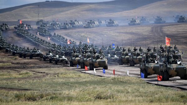 Парад участников военных маневров Восток-2018 на забайкальском полигоне Цугол Парад участников военных маневров Восток-2018 на забайкальском полигоне Цугол