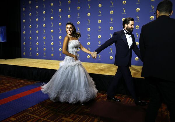 Пенелопа Крус во время 70-й церемонии вручения награды Primetime Emmy Awards в Лос-Анджелесе Пенелопа Крус во время 70-й церемонии вручения награды Primetime Emmy Awards в Лос-Анджелесе