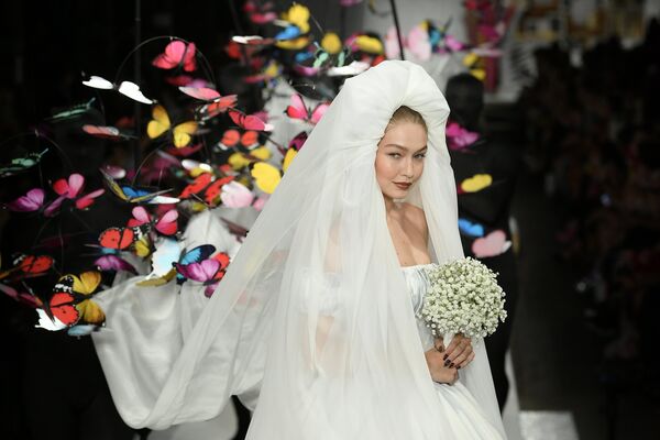 Показ коллекции Moschino в рамках Недели моды в Милане Показ коллекции Moschino в рамках Недели моды в Милане