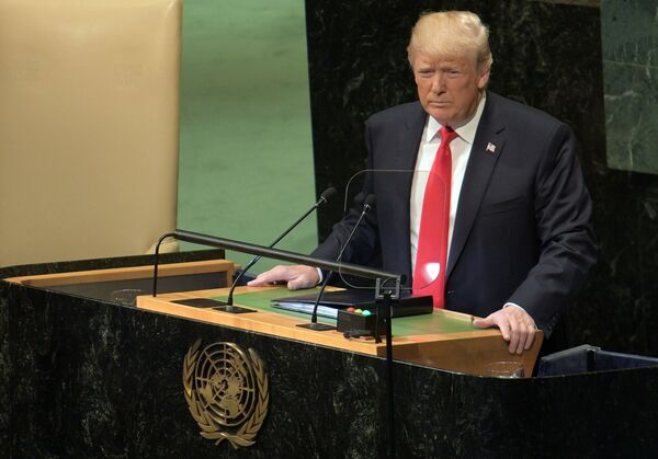 Президент США Дональд Трамп выступает на Генеральной Ассамблее Организации Объединенных Наций в Нью-Йорке. 25 сентября 2018 Президент США Дональд Трамп выступает на Генеральной Ассамблее Организации Объединенных Наций в Нью-Йорке. 25 сентября 2018