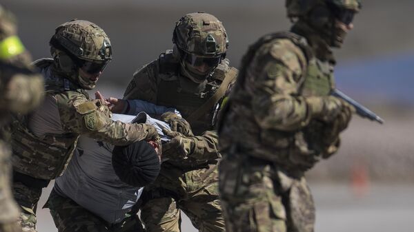Военнослужащие во время учений Иссык-Куль Антитеррор-2018 в Киргизии Военнослужащие во время учений Иссык-Куль Антитеррор-2018 в Киргизии
