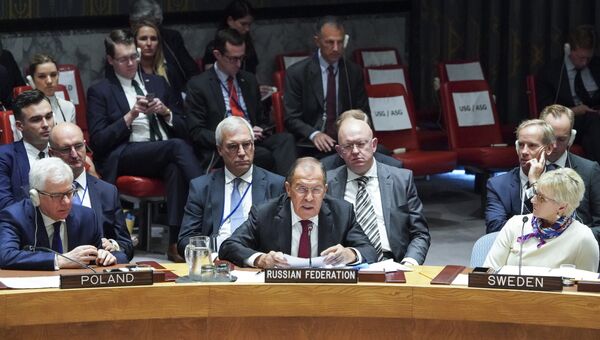 Министр иностранных дел России Сергей Лавров на заседании Совета Безопасности Организации Объединенных Наций, состоявшемся в ходе 73-й сессии Генеральной Ассамблеи ООН в штаб-квартире в Нью-Йорке, США. 26 сентября 2018 Министр иностранных дел России Сергей Лавров на заседании Совета Безопасности Организации Объединенных Наций, состоявшемся в ходе 73-й сессии Генеральной Ассамблеи ООН в штаб-квартире в Нью-Йорке, США. 26 сентября 2018