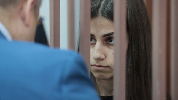 Ангелина Хачатурян в Басманном суде Москвы. 27 сентября 2018 Ангелина Хачатурян в Басманном суде Москвы. 27 сентября 2018