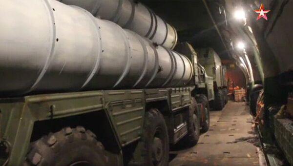 Выгрузка зенитно-ракетных комплексов С-300 в Сирии Выгрузка зенитно-ракетных комплексов С-300 в Сирии