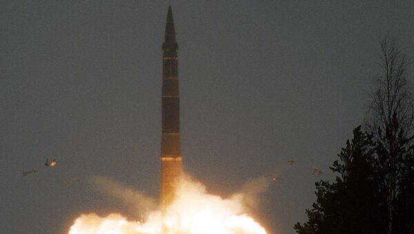 Пуск межконтинентальной баллистической ракеты Тополь. Архивное фото Пуск межконтинентальной баллистической ракеты Тополь. Архивное фото