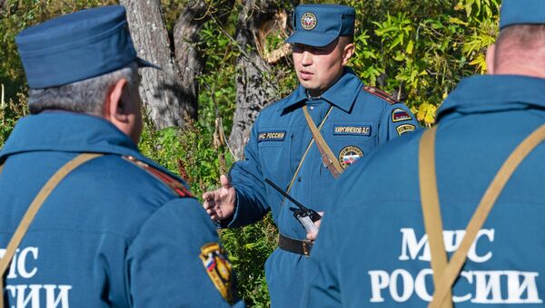 Сотрудники МЧС Сотрудники МЧС