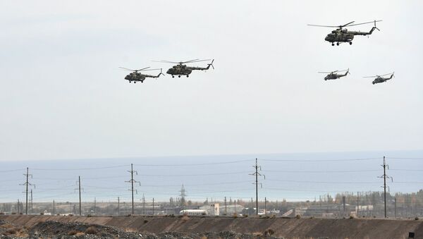 Вертолеты Ми-8 во время командно-штабных учений с воинскими контингентами коллективных сил ОДКБ Взаимодействие-2018. 8 октября 2018 Вертолеты Ми-8 во время командно-штабных учений с воинскими контингентами коллективных сил ОДКБ Взаимодействие-2018. 8 октября 2018